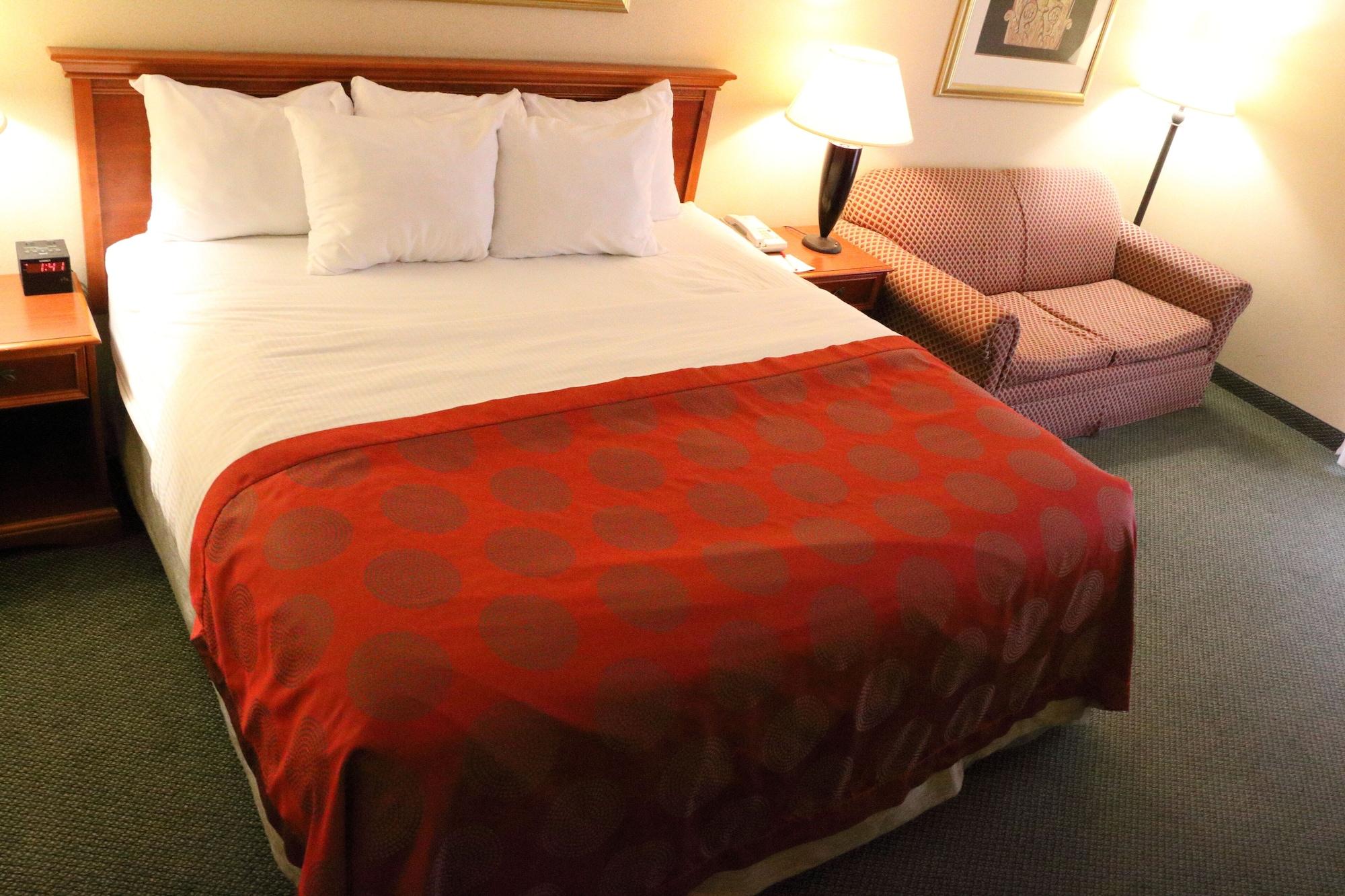 Hotel Ramada By Wyndham Alpena Esterno foto
